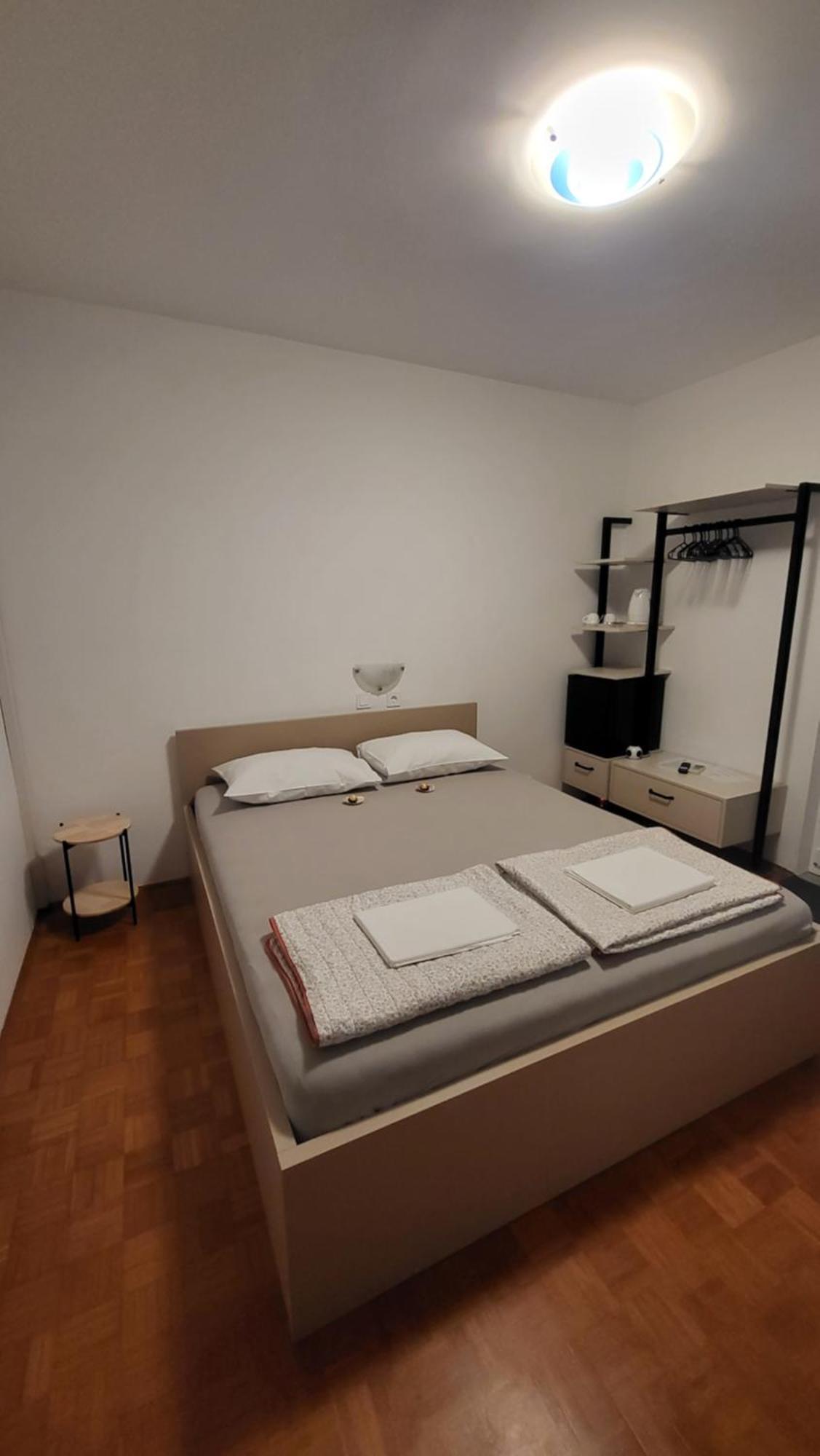 Apartments & Rooms Fam Ribaric Banjol Oda fotoğraf