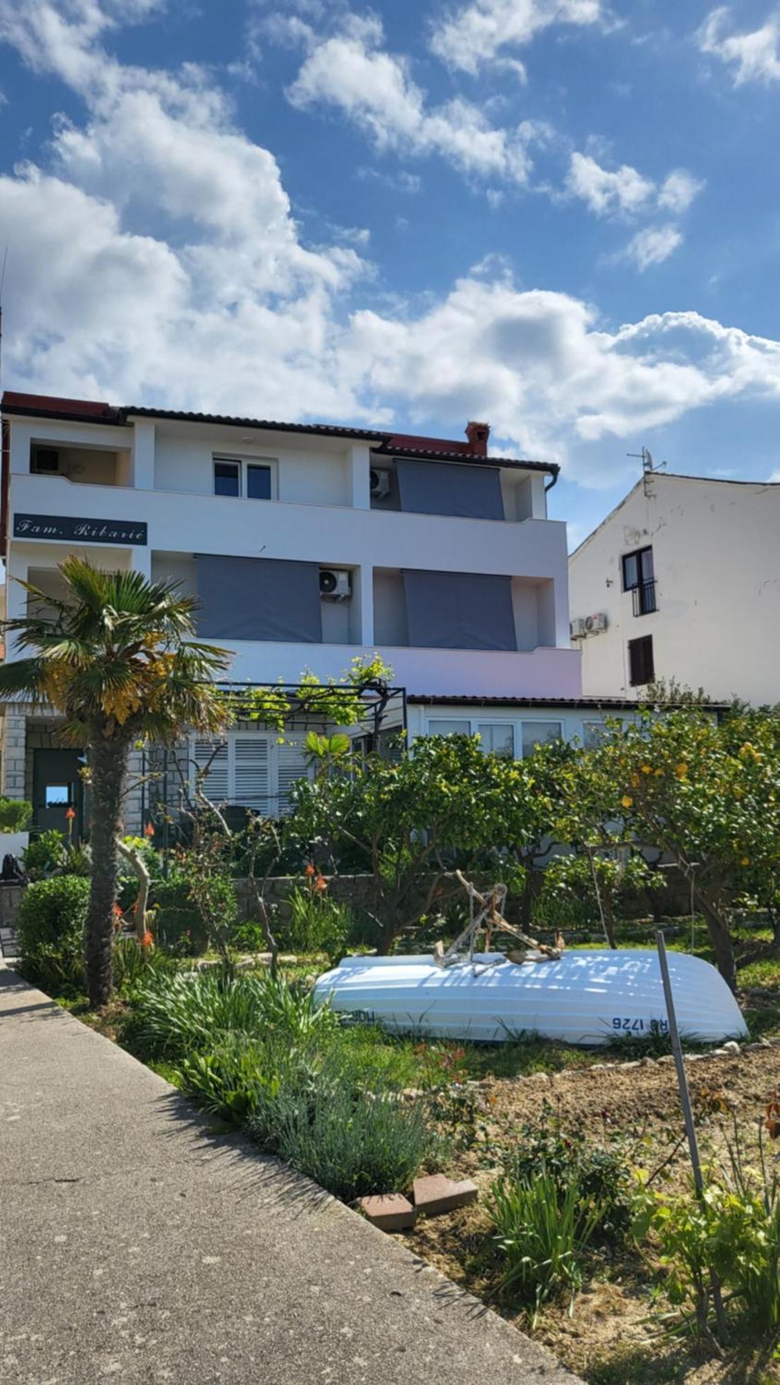Apartments & Rooms Fam Ribaric Banjol Dış mekan fotoğraf